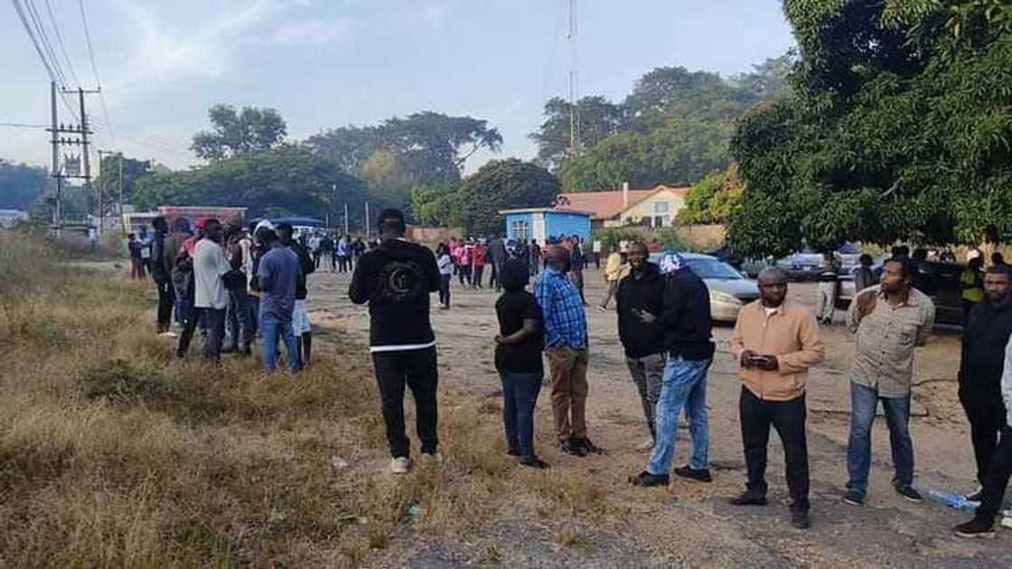 Matasa a majalisa Matasa a majalisa