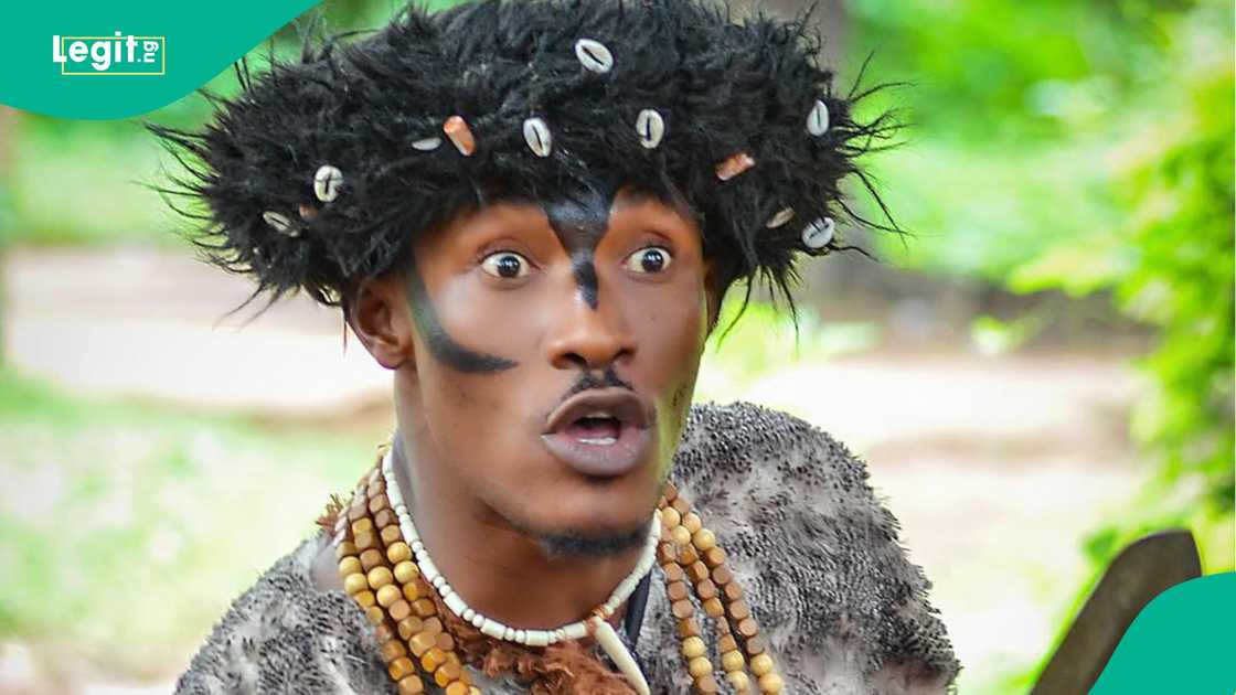 Depois de usar o filme, Gideon chama o departamento de guarda -roupa de Okek. Depois de usar o filme, Gideon chama o departamento de guarda -roupa de Okek.