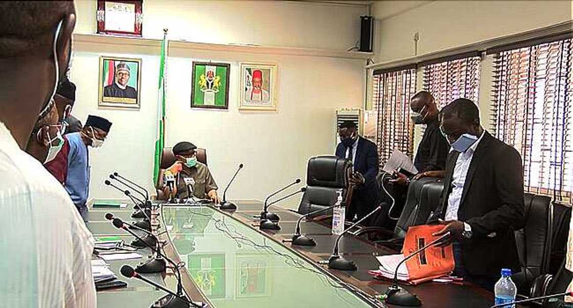 Kungiyar Likitocin bayan sun tashi baram-baram a zaman masalaha da suka yi da gwamnatin tarayya a makon da ya gabata Kungiyar Likitocin bayan sun tashi baram-baram a zaman masalaha da suka yi da gwamnatin tarayya a makon da ya gabata