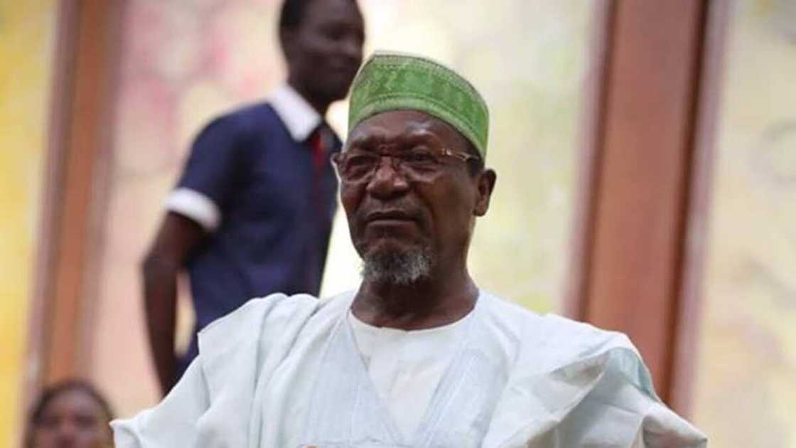 Yahaya Abdullahi, shugaban masu rinjaye ya bar APC, ya koma PDP Yahaya Abdullahi, shugaban masu rinjaye ya bar APC, ya koma PDP