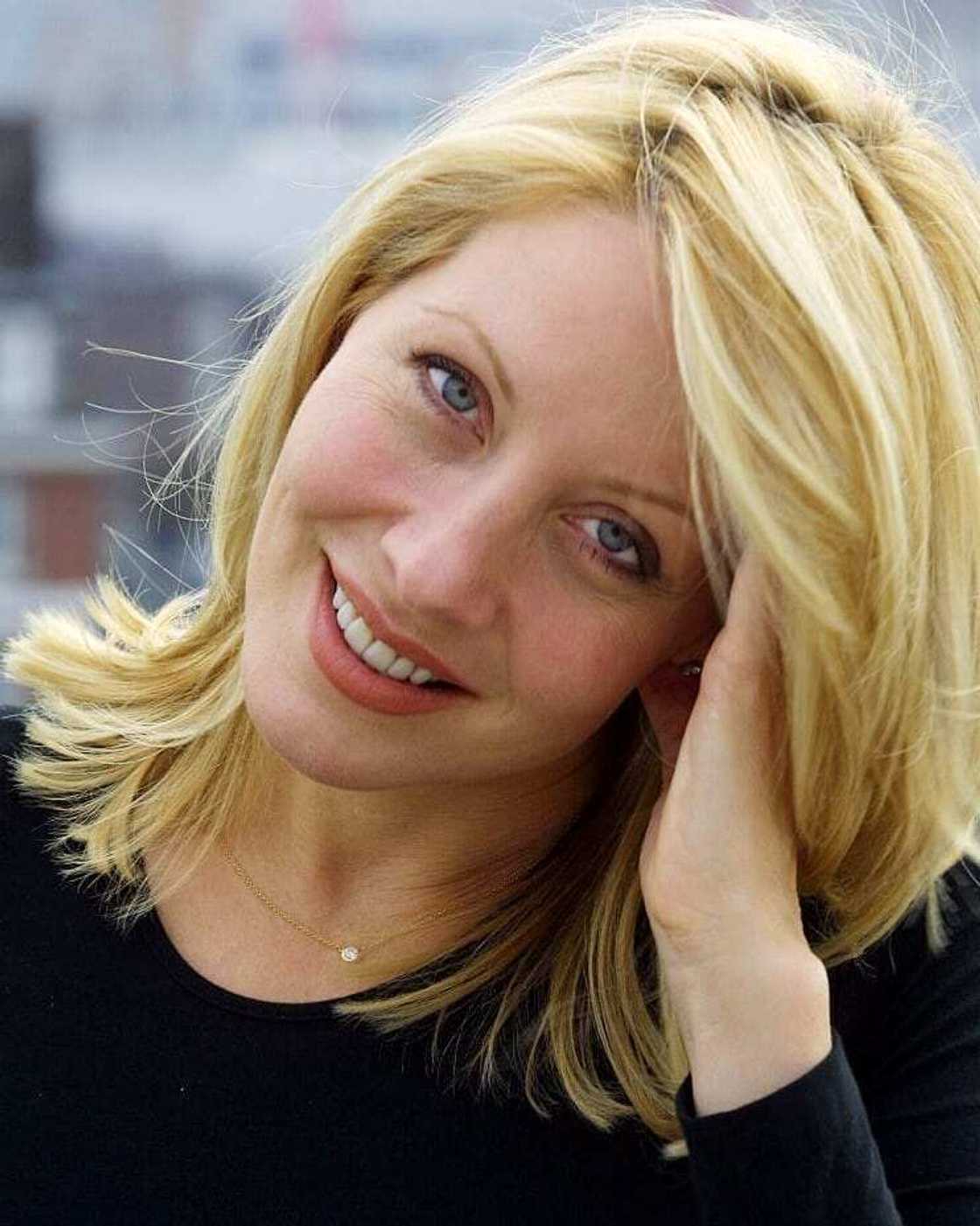 Linda Kozlowski Linda Kozlowski