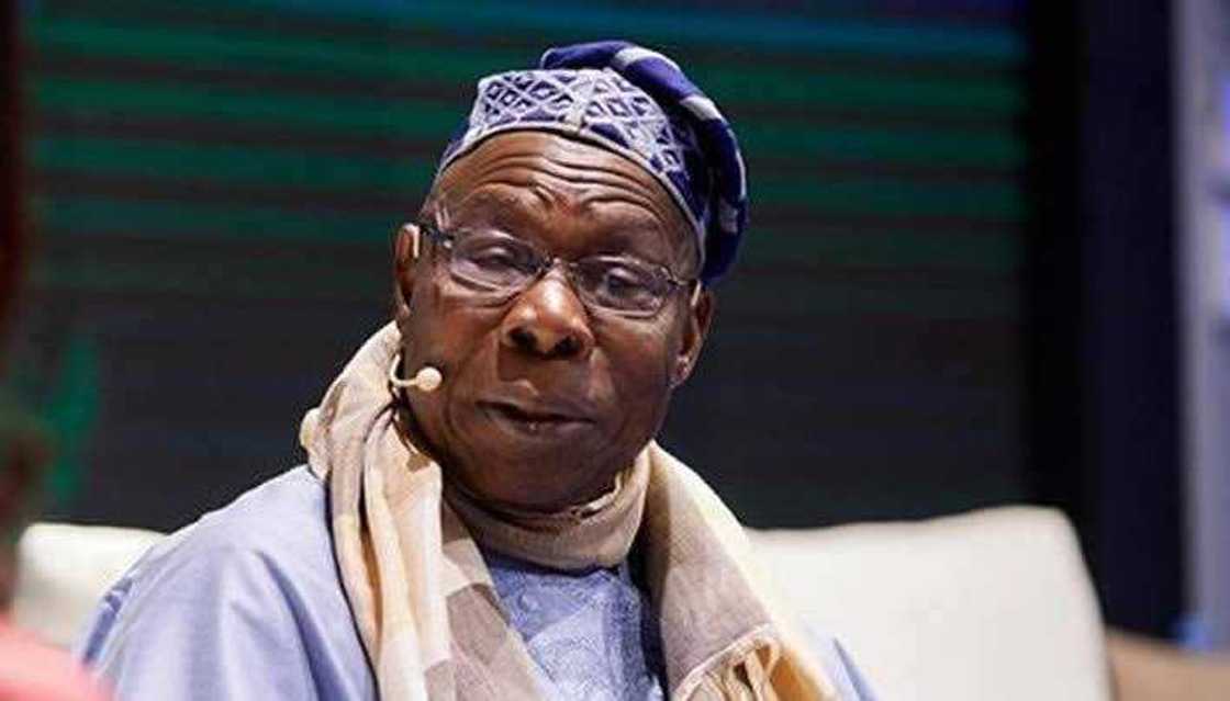 Obasanjo ya fadi alakarsa da sarauniyar Ingila Obasanjo ya fadi alakarsa da sarauniyar Ingila