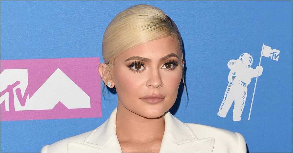 Kylie Jenner wears white for the last day of filming KUWTK Kylie Jenner wears white for the last day of filming KUWTK