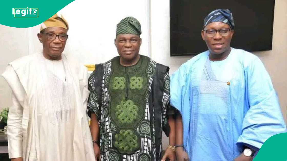 Sanatocin Osun guda 3 da aka zaba a PDP sun yanke shawarar marawa Tinubu baya a 2027 Sanatocin Osun guda 3 da aka zaba a PDP sun yanke shawarar marawa Tinubu baya a 2027