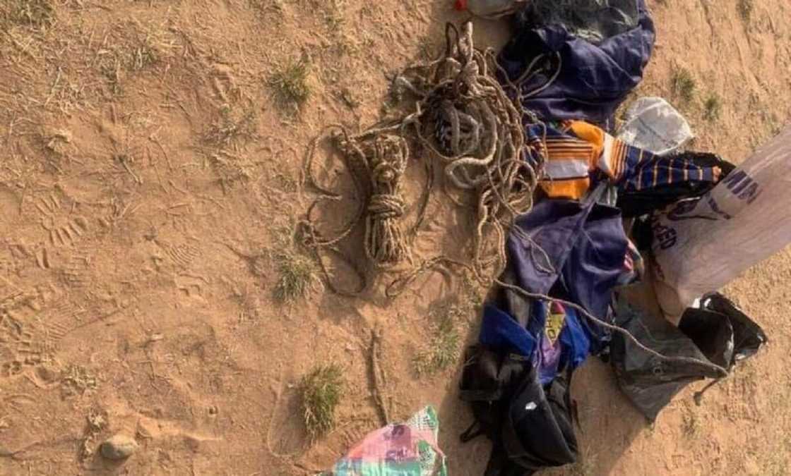 Hotunan ragargazar da dakarun soji suka yi wa 'yan bindiga a kan hanyar Kaduna Hotunan ragargazar da dakarun soji suka yi wa 'yan bindiga a kan hanyar Kaduna