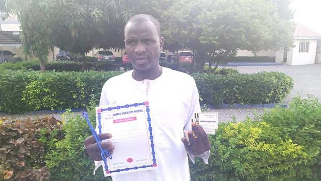 Hotunan mataimakin kwamishinan Ƴan Sanda na bogi da aka kama a cikin otel a Kano Hotunan mataimakin kwamishinan Ƴan Sanda na bogi da aka kama a cikin otel a Kano