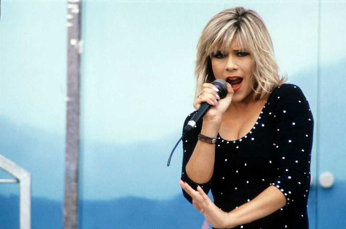 Samantha Fox est aujourd'hui de retour Samantha Fox est aujourd'hui de retour