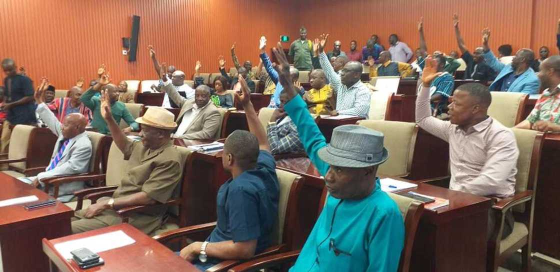 Liberia's lawmakers cut salaries, allowances by 30 per cent in budget Liberia's lawmakers cut salaries, allowances by 30 per cent in budget