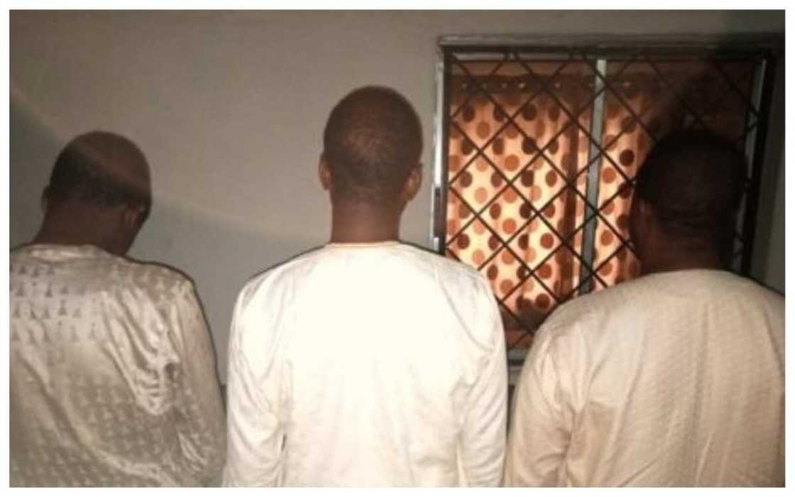 Jami'an Kwastam da DSS sun kai simame Kasuwar Singer dake Kano, sun kwace kayayyaki Jami'an Kwastam da DSS sun kai simame Kasuwar Singer dake Kano, sun kwace kayayyaki