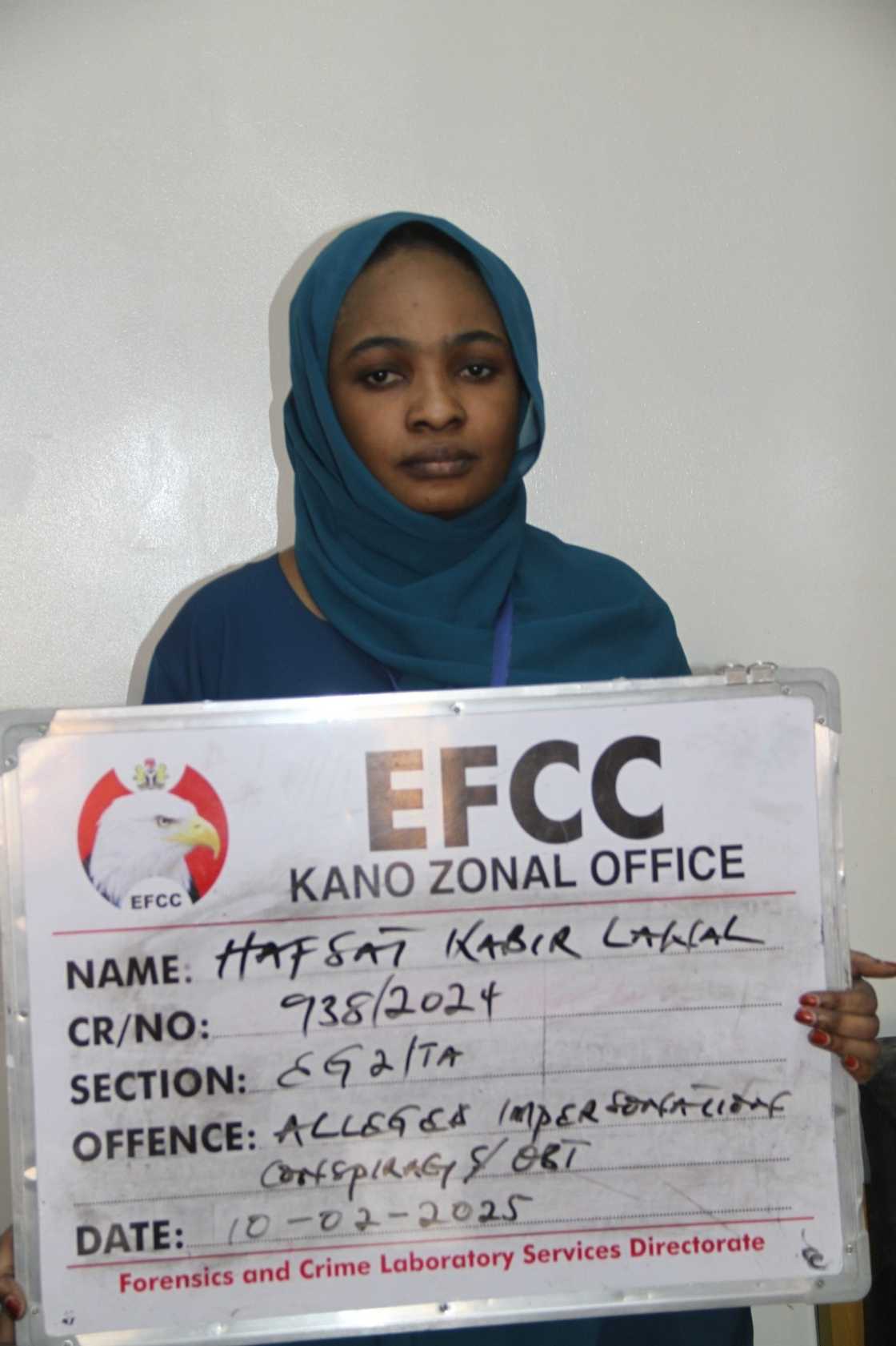 Yadda Hafsat Kabir da mijinta ke damfarar mutane da sunan uwar gidan gwamnan Katsina Yadda Hafsat Kabir da mijinta ke damfarar mutane da sunan uwar gidan gwamnan Katsina