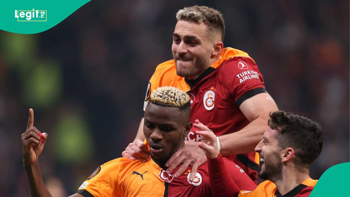 Berkan Kutlu, Victor Osimhen, Dries Mertens, Galatasaray, Dynamo Kyiv, Ali Sami Yen Spor Kompleksi, Istanbul, Turkiye, UEFA Europa League. Berkan Kutlu, Victor Osimhen, Dries Mertens, Galatasaray, Dynamo Kyiv, Ali Sami Yen Spor Kompleksi, Istanbul, Turkiye, UEFA Europa League.