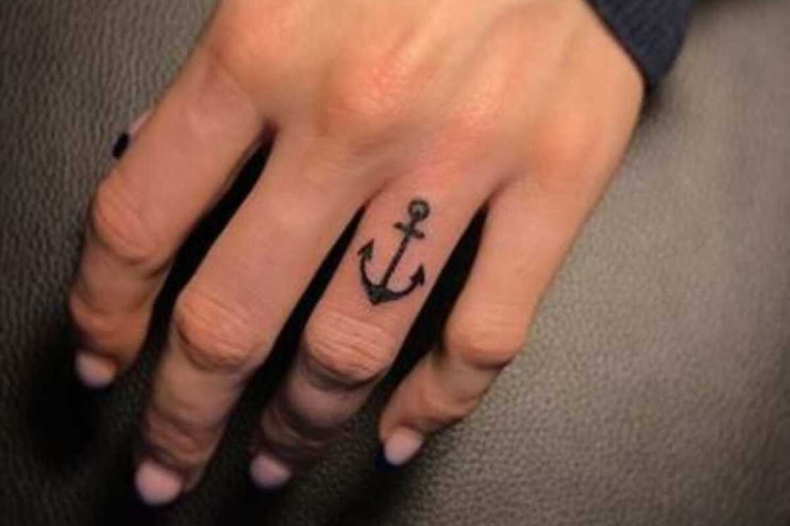 funny finger tattoos