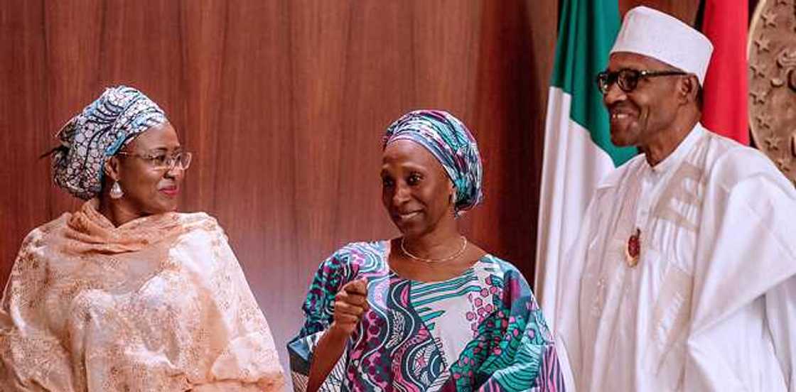 Shugaba Buhari, mai dakin sa; Aisha da kuma uwargidan mataimakin shugaban kasa; Dolapo Osinbajo a fadar Villa Shugaba Buhari, mai dakin sa; Aisha da kuma uwargidan mataimakin shugaban kasa; Dolapo Osinbajo a fadar Villa