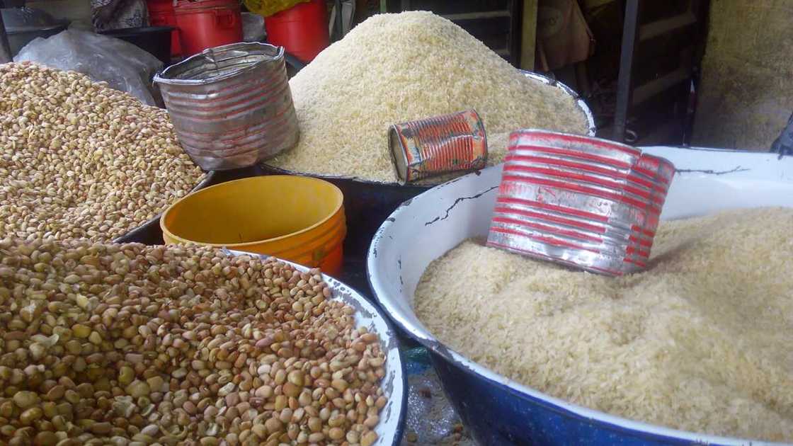 Its Easter period, yet traders decry low patronage in Lagos market. Photo credit: Esther Odili Its Easter period, yet traders decry low patronage in Lagos market. Photo credit: Esther Odili