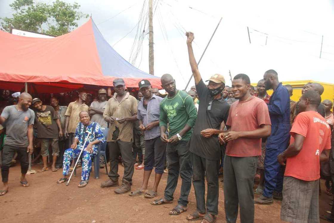Empowerment: Ugwuanyi, NIMASA donate working equipment to Enugu artisans Empowerment: Ugwuanyi, NIMASA donate working equipment to Enugu artisans