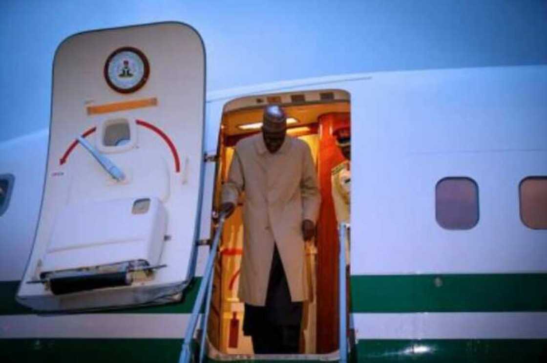 Shugaban ƙasa, Buhari, ya isa Faransa Shugaban ƙasa, Buhari, ya isa Faransa