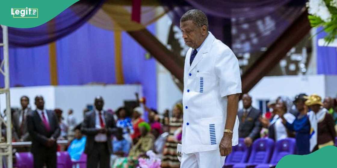 Fasto Adeboye na cocin RCCG.