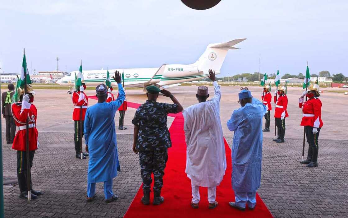 Shugaba Buhari ya tafi Birtaniya Shugaba Buhari ya tafi Birtaniya