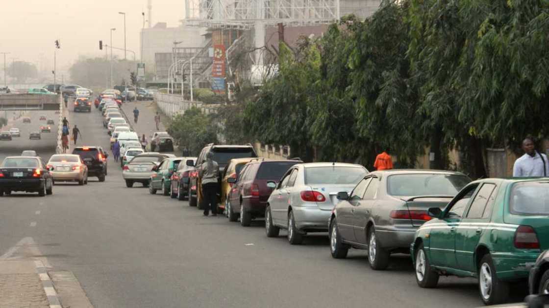 Fuel Scarcity: Abuja Workers To Face Hardship for Weeks Despite NNPC Assurance Fuel Scarcity: Abuja Workers To Face Hardship for Weeks Despite NNPC Assurance