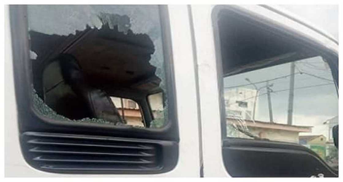 Da ɗuminsa: Yan ta'adda sun kaiwa jami'an ƴan sandan RRS hari a Lagos Da ɗuminsa: Yan ta'adda sun kaiwa jami'an ƴan sandan RRS hari a Lagos