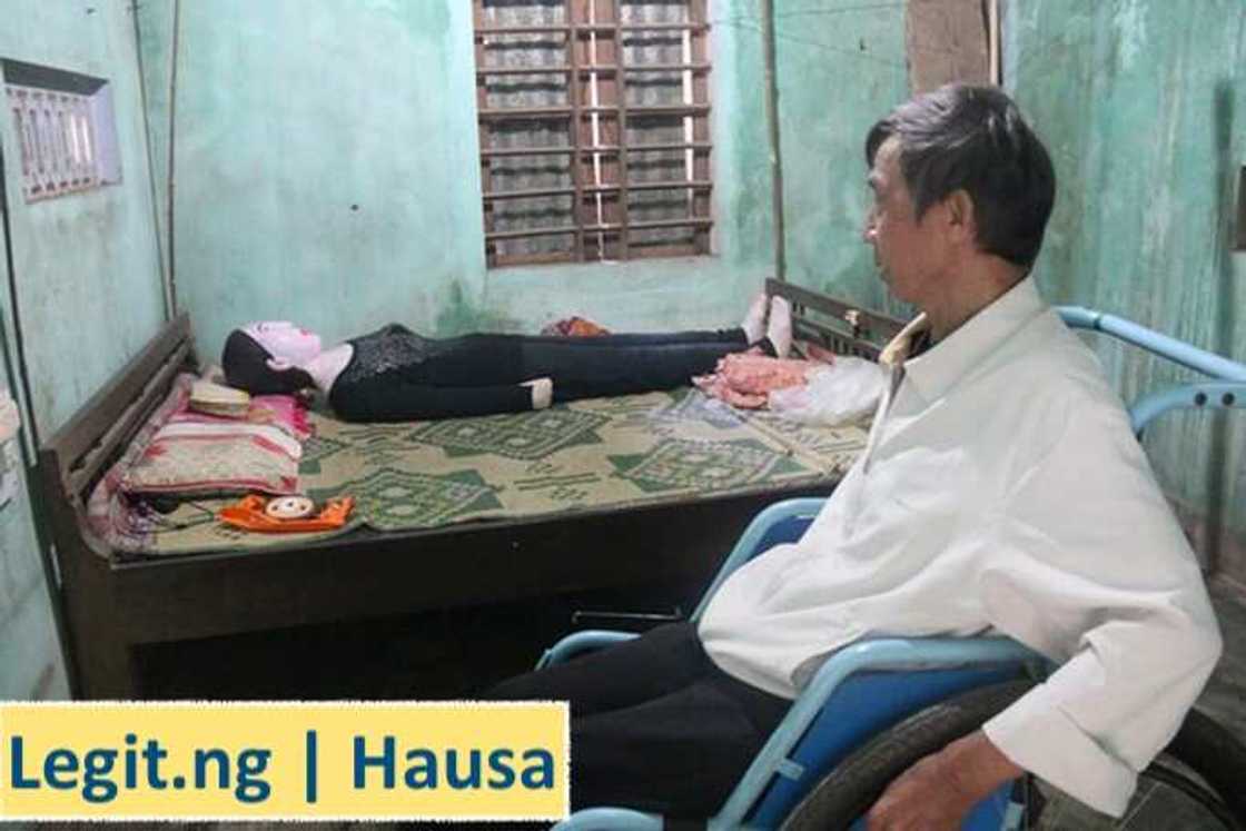 Ya shafe shekara 16 yana kwanciya da gawar matarsa a daki daya Ya shafe shekara 16 yana kwanciya da gawar matarsa a daki daya