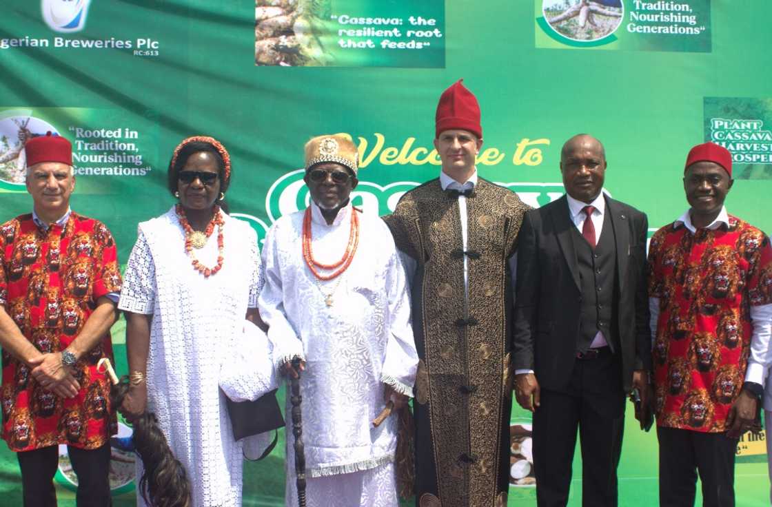 CSR: Nigerian Breweries Donates 2-Ton/Day Cassava Processing Facility to Awo-Omamma Community CSR: Nigerian Breweries Donates 2-Ton/Day Cassava Processing Facility to Awo-Omamma Community