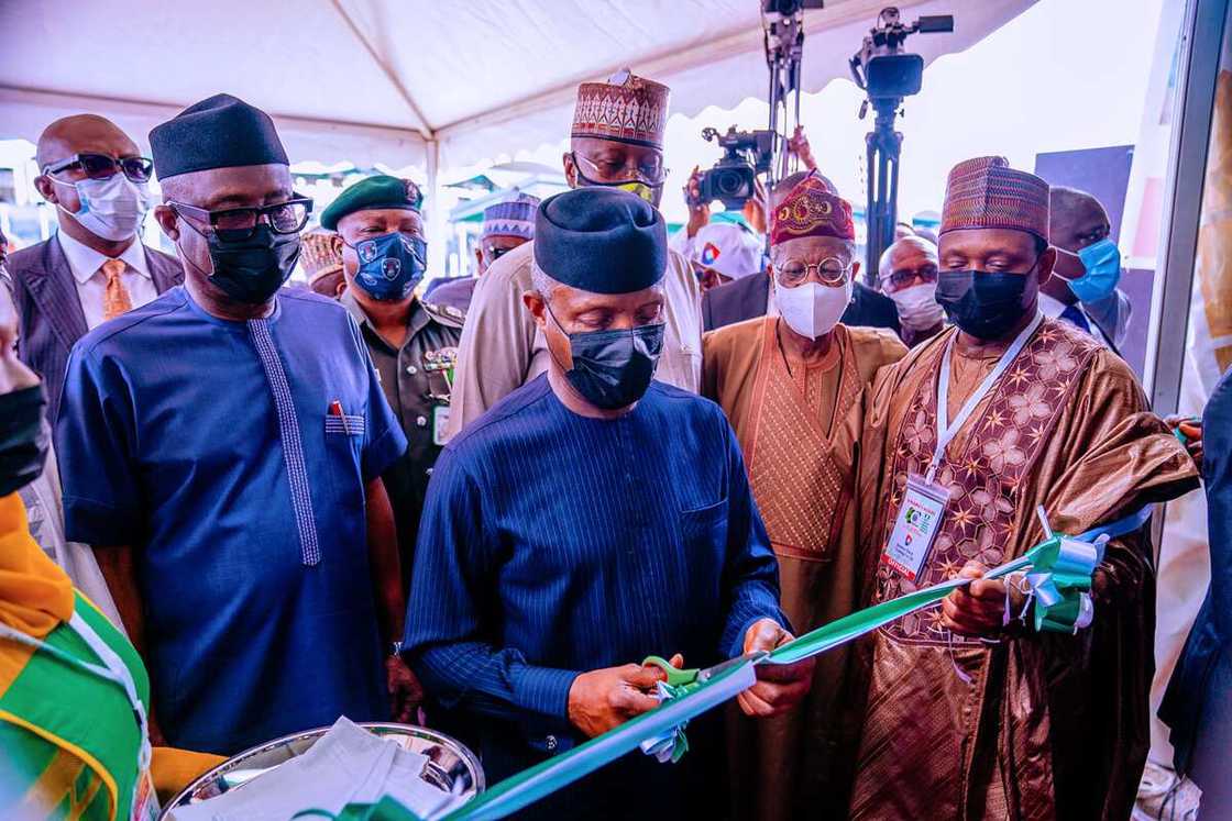 VP Osinbajo at an exhibition VP Osinbajo at an exhibition
