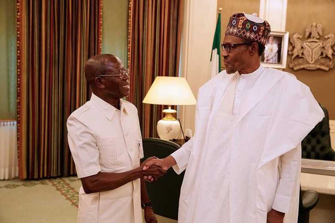 Yanzu Yanzu: Buhari na cikin ganawa da Oshiomhole Yanzu Yanzu: Buhari na cikin ganawa da Oshiomhole