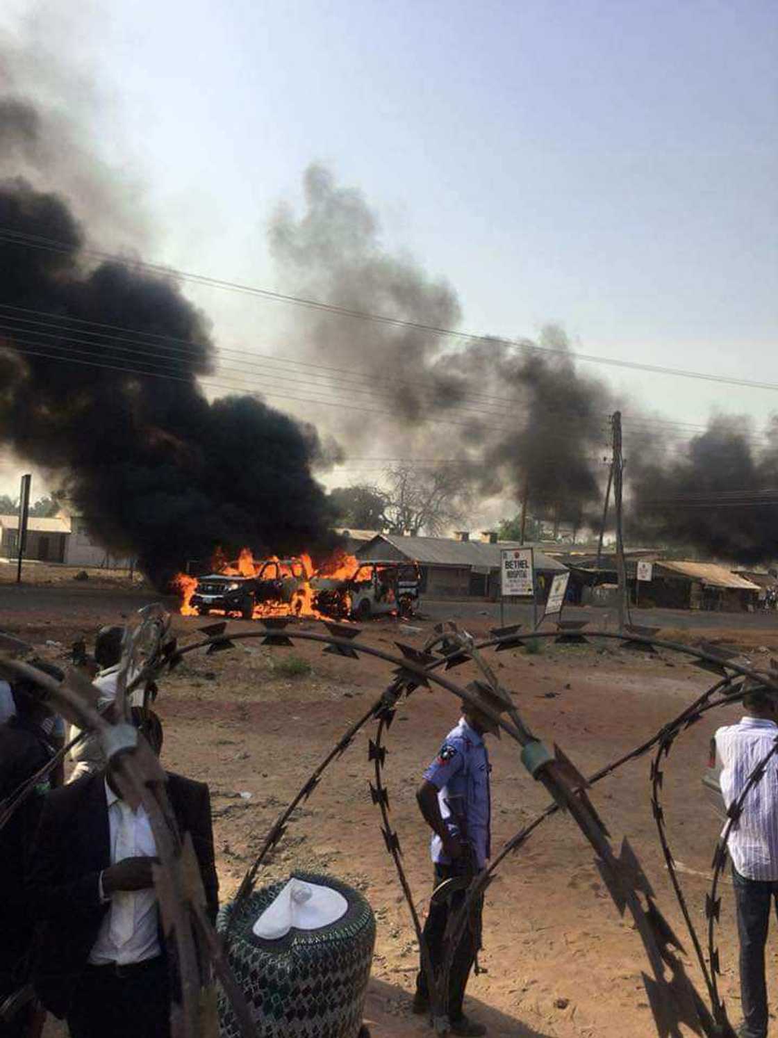 Dan takaran gwamnan APC, Sani Contact, ya tsallake rijiya da baya a garin Wukari Dan takaran gwamnan APC, Sani Contact, ya tsallake rijiya da baya a garin Wukari