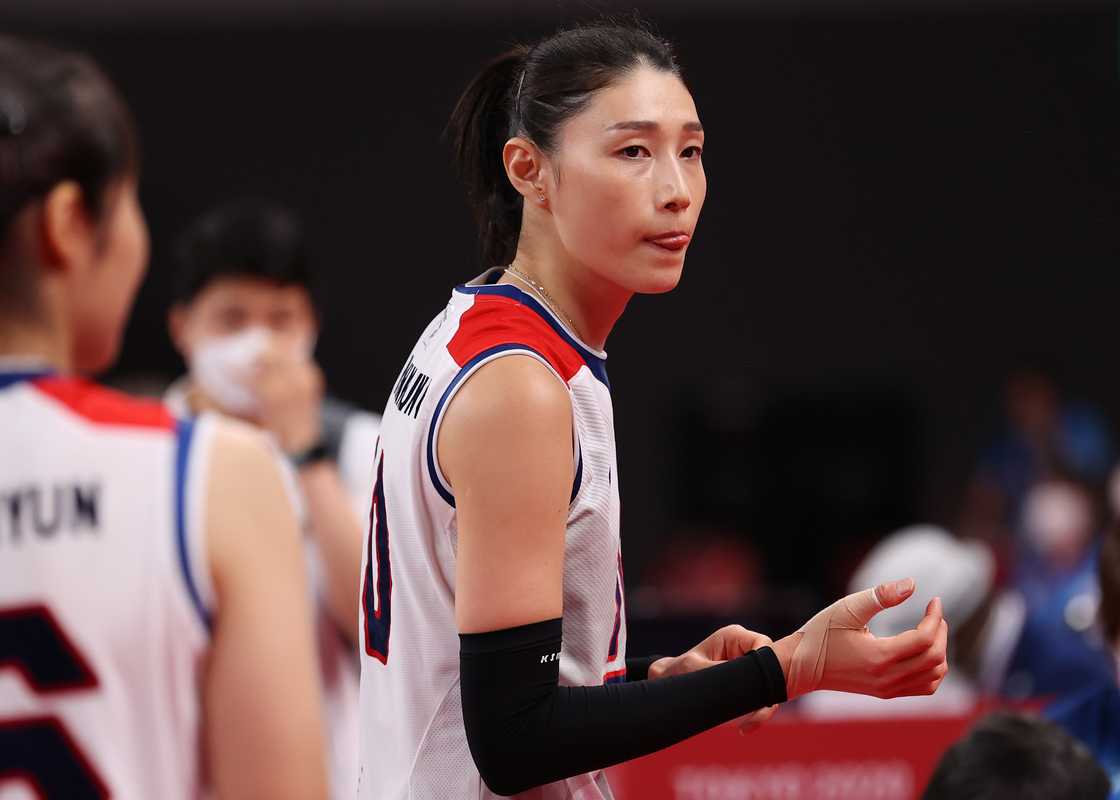 beautiful female volleyball players beautiful female volleyball players