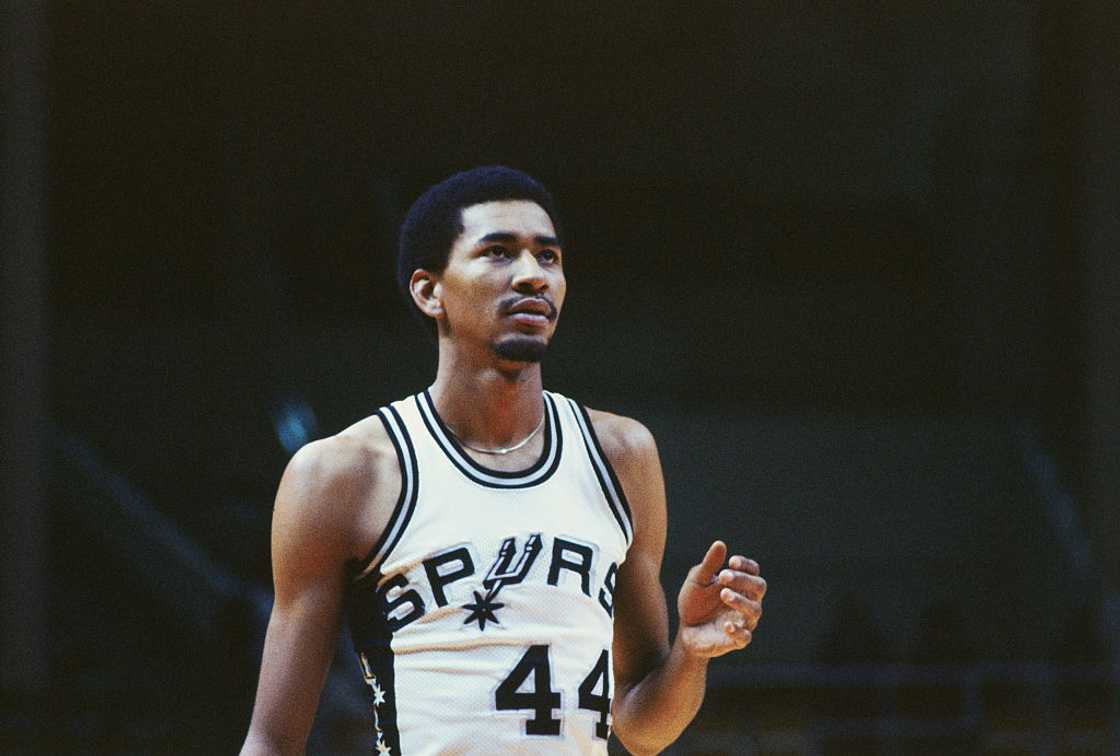 George Gervin during a game in 1996 George Gervin during a game in 1996