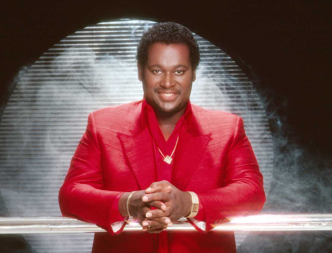 Singer Luther Vandross poses for a portrait in 1995 in Los Angeles, California