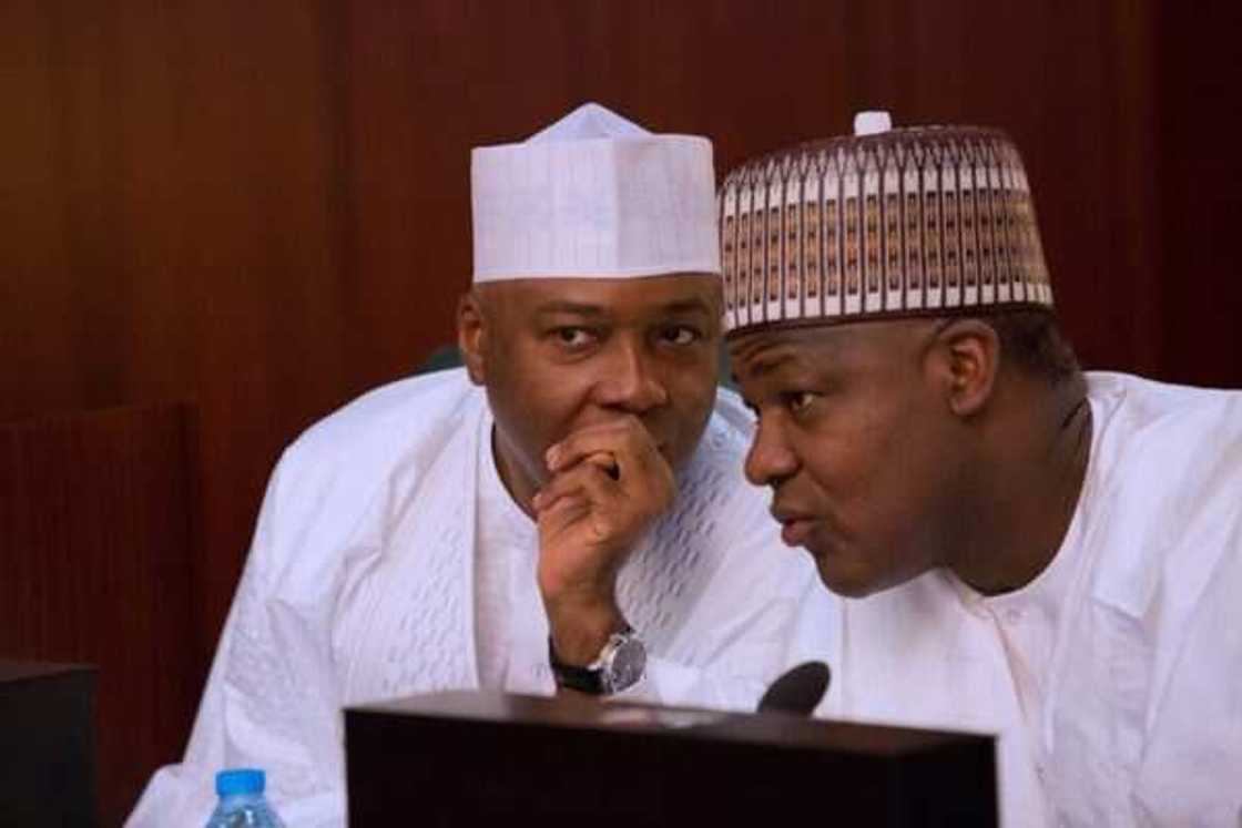 Ku tabbatar kun magance matsalolin ma’aikata kafin Juma’a – Saraki, Dogara ga hukumar majalisar dokoki Ku tabbatar kun magance matsalolin ma’aikata kafin Juma’a – Saraki, Dogara ga hukumar majalisar dokoki
