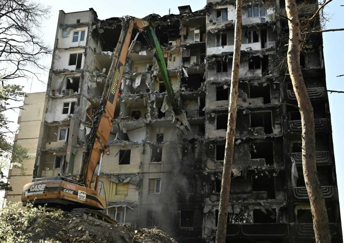 War reconstruction in Ukraine has provided new opportunities for corruption and personal enrichment War reconstruction in Ukraine has provided new opportunities for corruption and personal enrichment