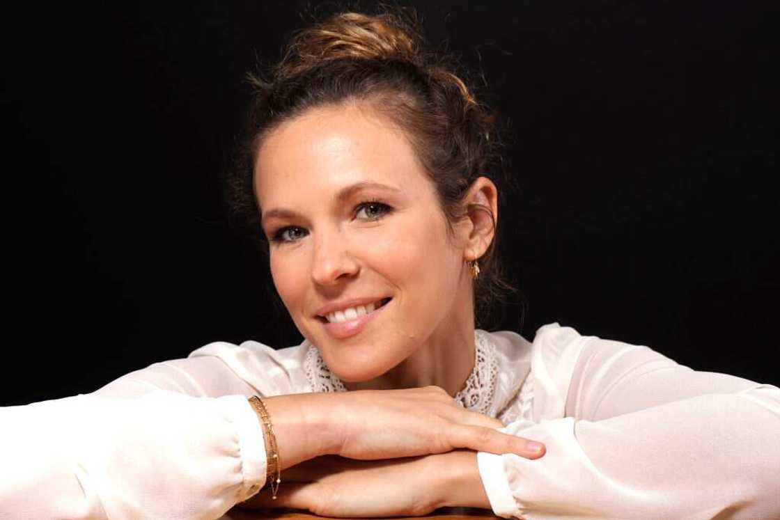 Lorie: biographie, photos, chansons, carrière et compagnon Lorie: biographie, photos, chansons, carrière et compagnon
