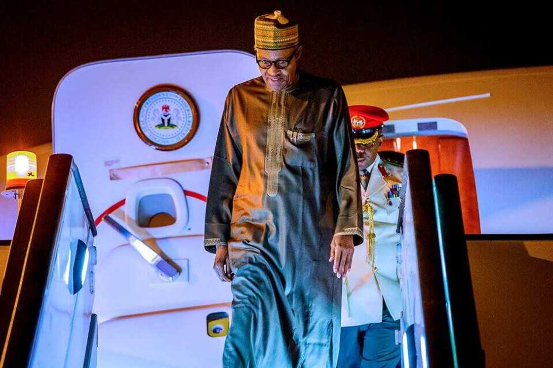Kalli yadda Buhari ya shiga kasar Jordan (Hotuna) Kalli yadda Buhari ya shiga kasar Jordan (Hotuna)