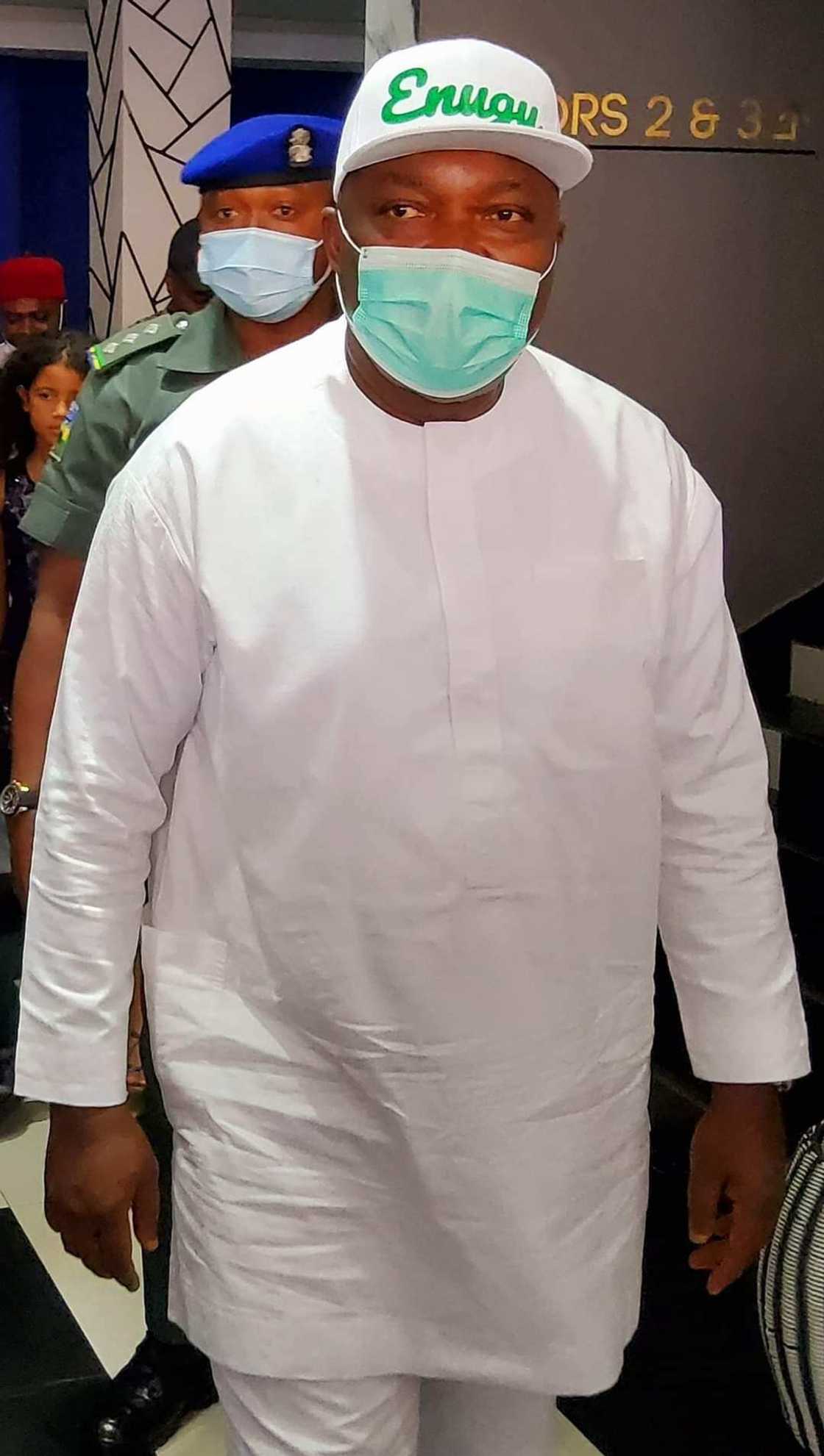 EidelKabir: Gov Ugwuanyi Presents Sallah Gifts to Muslims in Enugu EidelKabir: Gov Ugwuanyi Presents Sallah Gifts to Muslims in Enugu