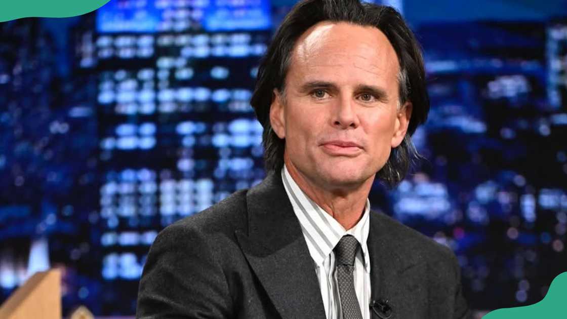 Walton Goggins appears on a televison show