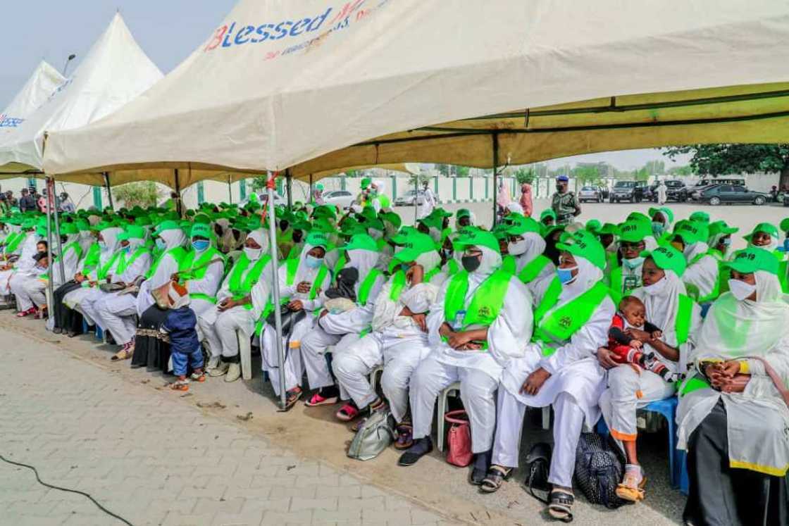 Kano: Gwamna Ganduje ya ƙaddamar da jami'an Korona 2,000