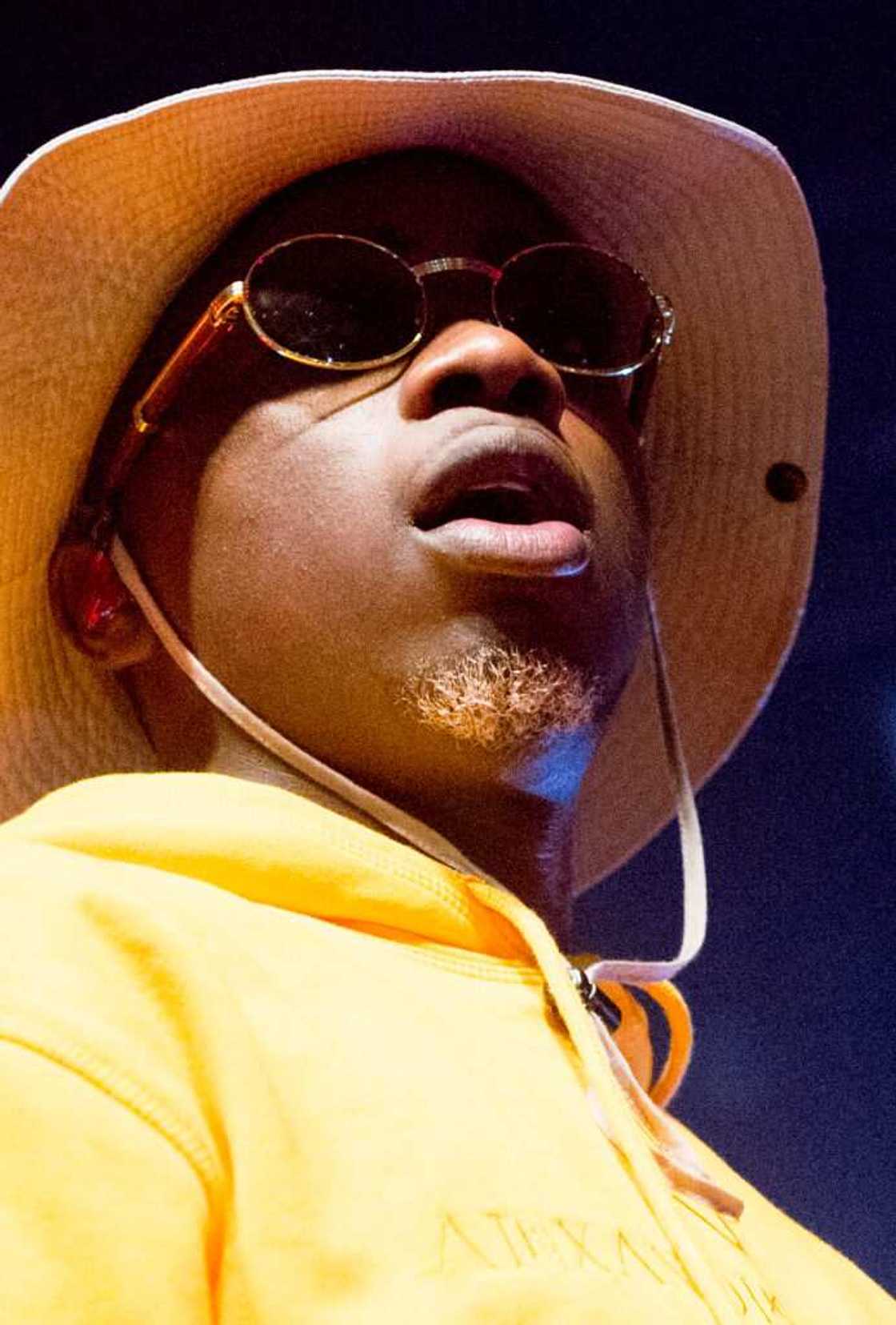 MHD à l'âge de 24 ans. MHD à l'âge de 24 ans.