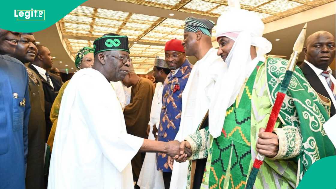 Shugaba Tinubu tare da Khalifa Sanusi II Shugaba Tinubu tare da Khalifa Sanusi II