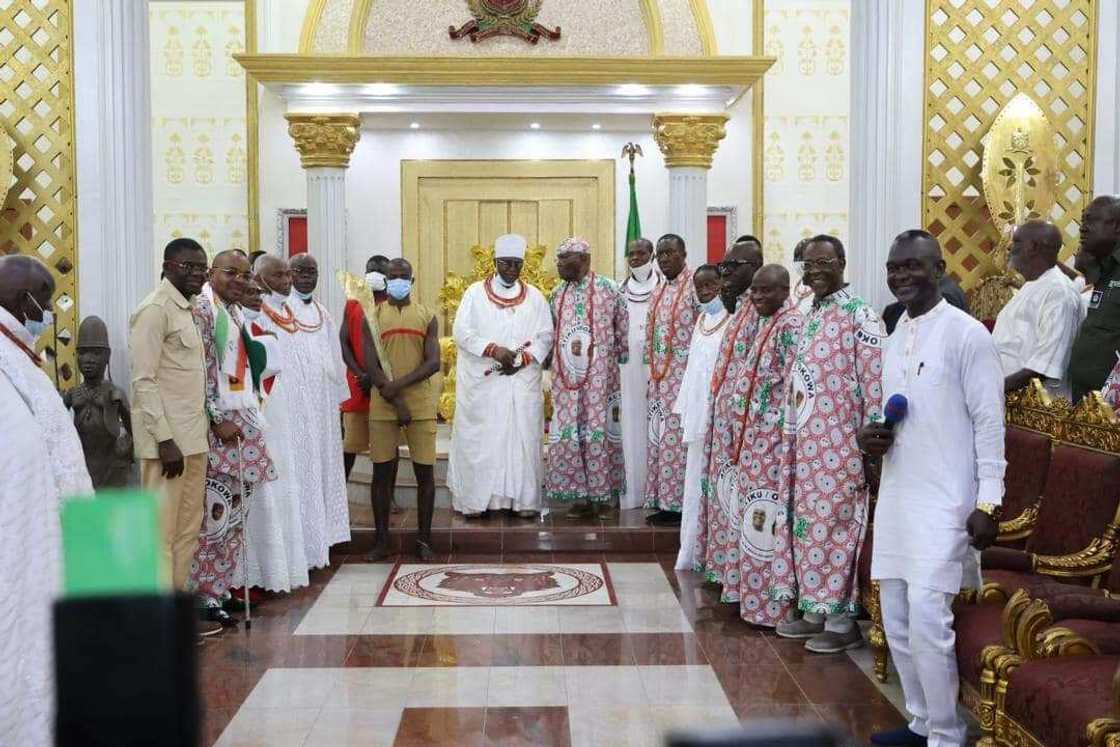 Atiku Abubakar a fadar Sarkin Benin.