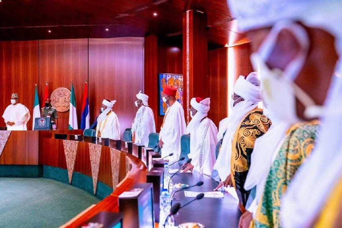 Ina nan a kan bakata: Jami’an tsaro su bindige duk wanda aka samu dauke da AK-47 inji Buhari Ina nan a kan bakata: Jami’an tsaro su bindige duk wanda aka samu dauke da AK-47 inji Buhari