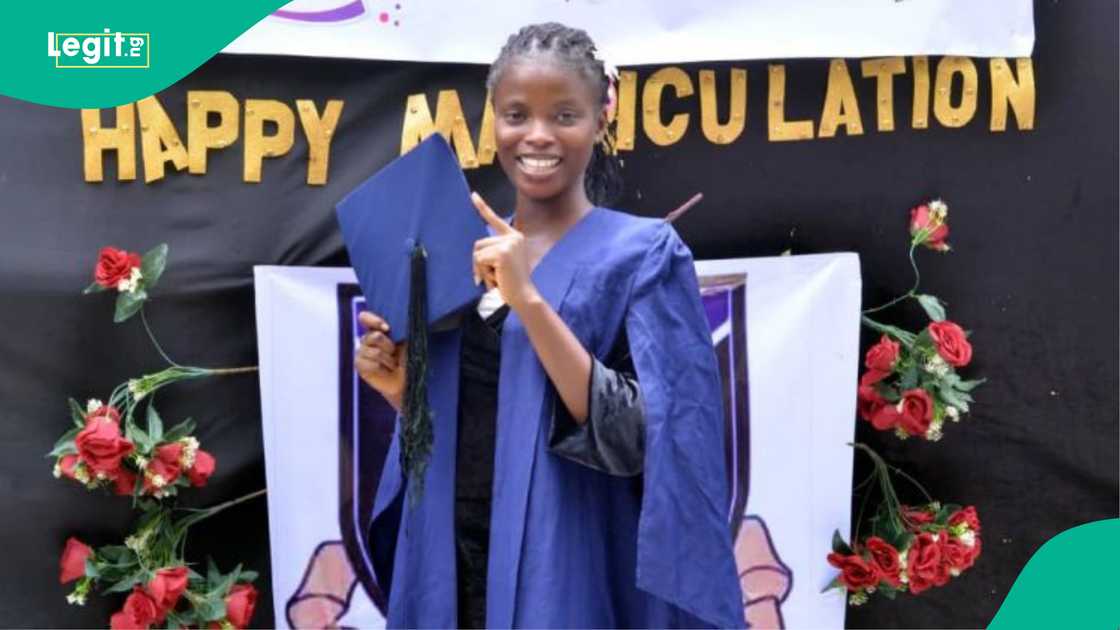 UI student goes viral after sharing academic journey.