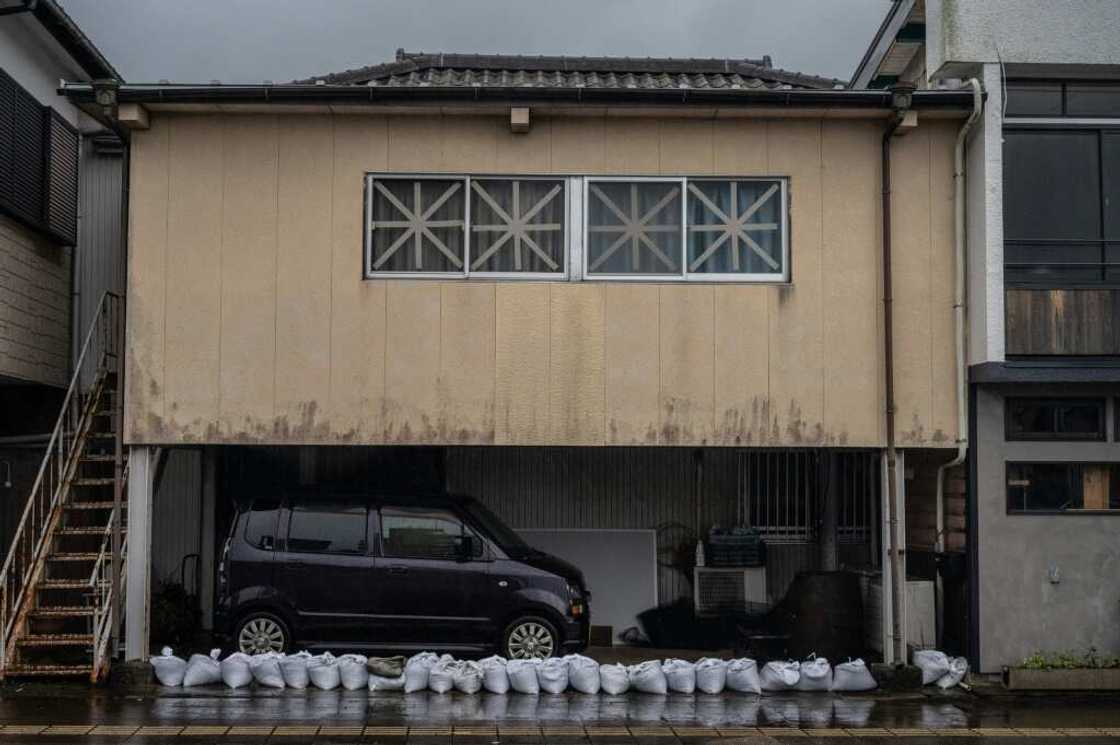 Some in the path of the storm chose to reinforce their homes before it arrived Some in the path of the storm chose to reinforce their homes before it arrived