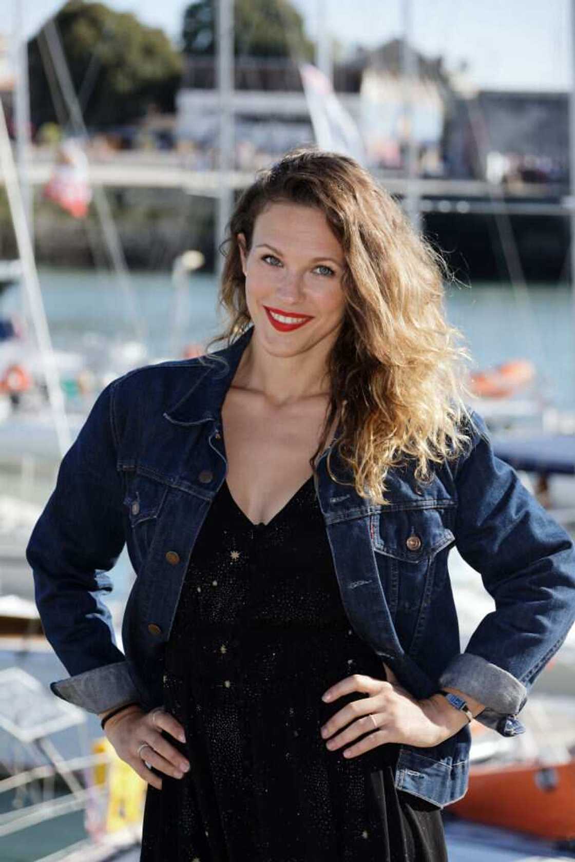 Lorie: biographie, photos, chansons, carrière et compagnon Lorie: biographie, photos, chansons, carrière et compagnon
