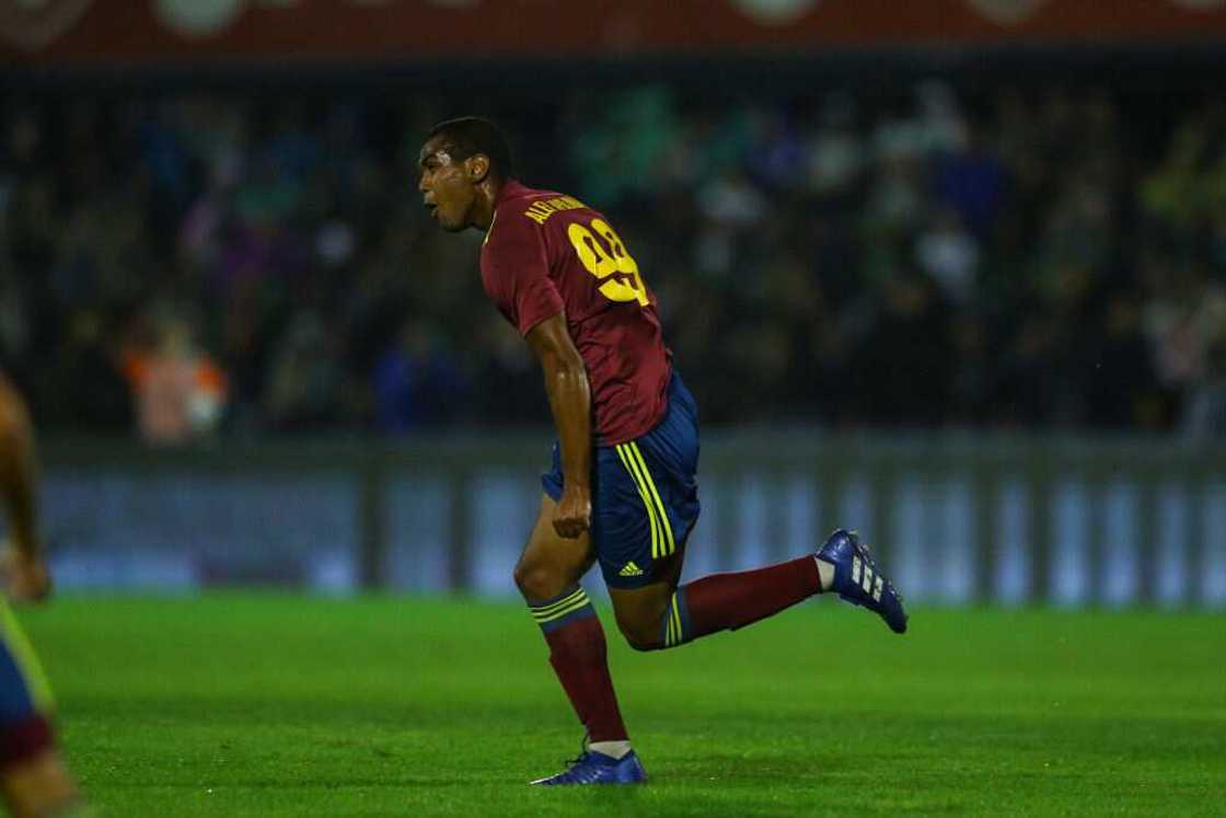 Alex Apolinario, Brazilian midfielder, dies of cardiac arrest at age 24 Alex Apolinario, Brazilian midfielder, dies of cardiac arrest at age 24