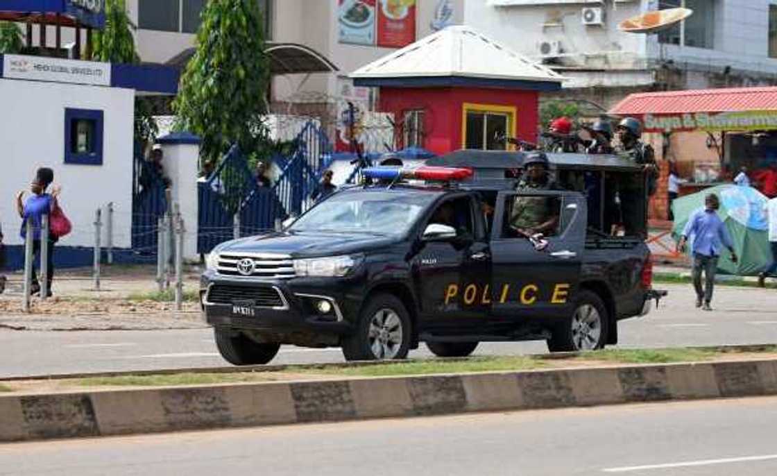 Ya dawo daga banki, 'yan fashi sun kashe shi sunyi awon gaba da kudin Ya dawo daga banki, 'yan fashi sun kashe shi sunyi awon gaba da kudin