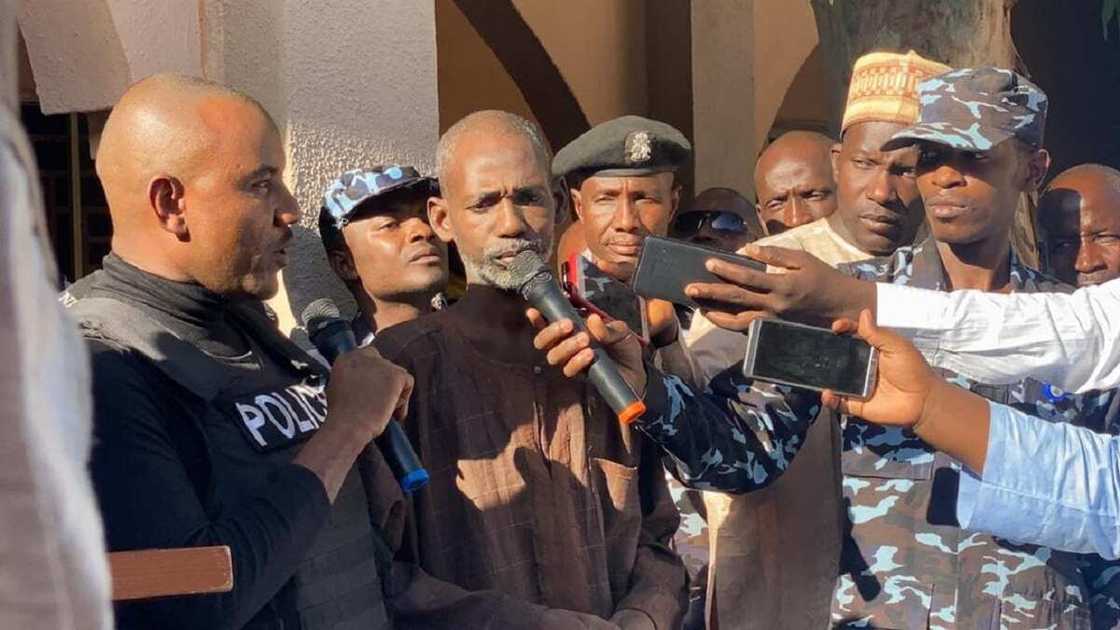 Na yi farin ciki da aka kama ni, na san laifi na ke yi, in ji mai kaiwa 'yan bindiga bayanan sirri a Zamfara Na yi farin ciki da aka kama ni, na san laifi na ke yi, in ji mai kaiwa 'yan bindiga bayanan sirri a Zamfara