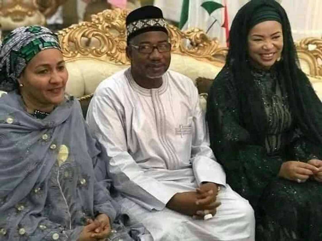 Sabuwar amaryar gwamnan Bauchi ta tare (Hotuna) Sabuwar amaryar gwamnan Bauchi ta tare (Hotuna)